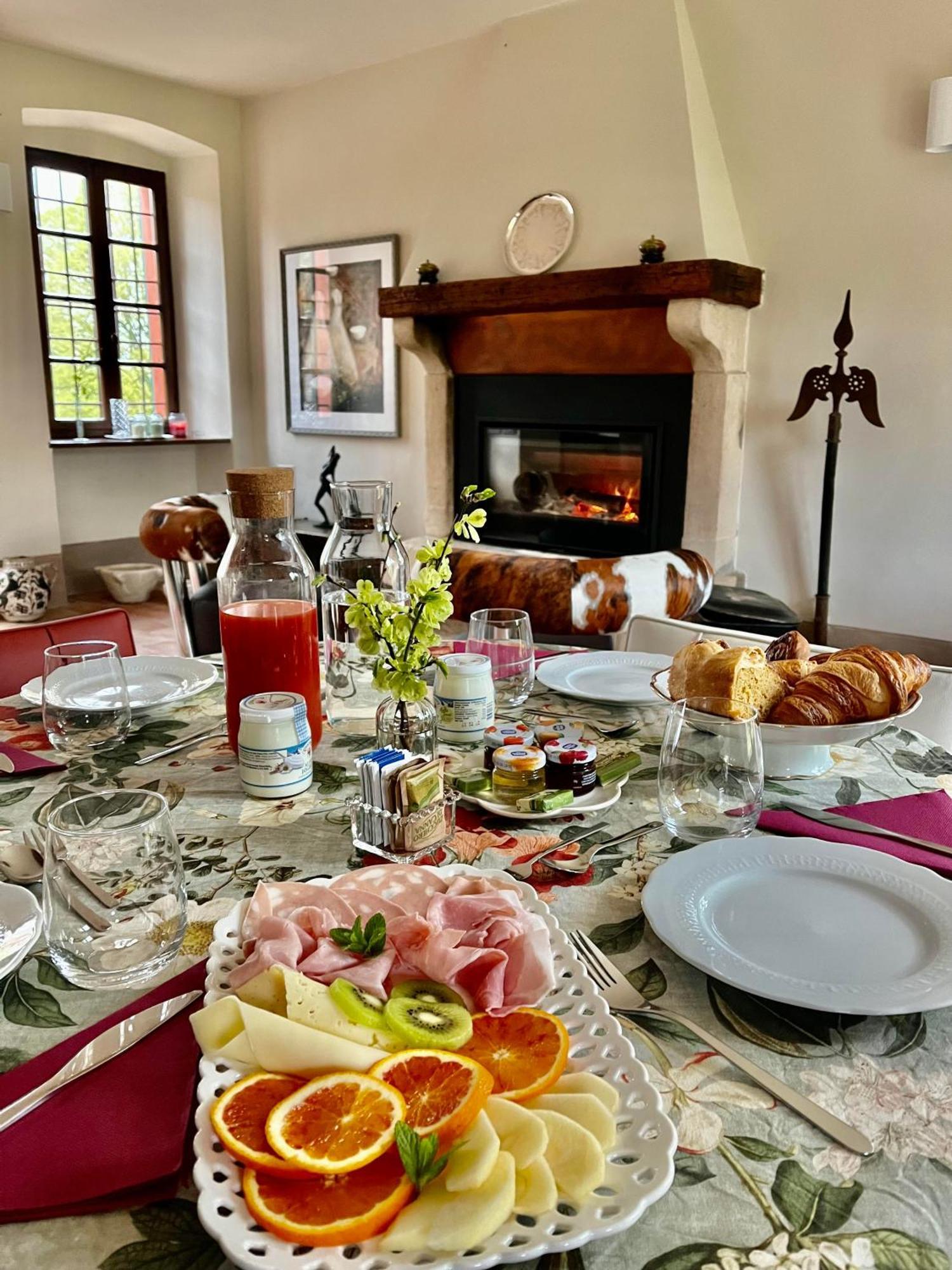 Le Mansarine Charme B&B Castellaro  Екстер'єр фото